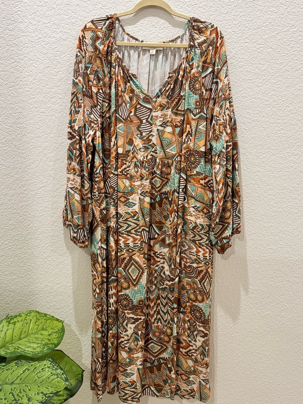 Nurture by Westbound Geometric V-Neck Maxi Dress. Size 3X . New!